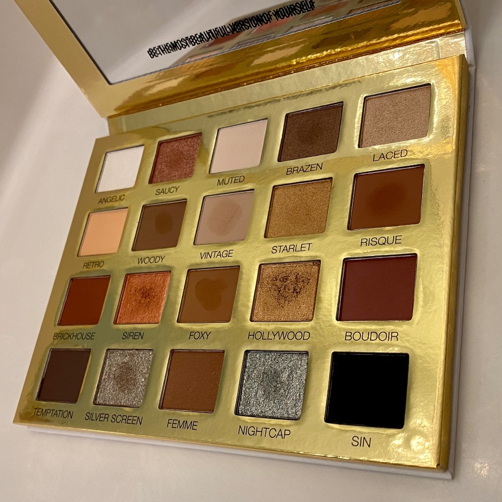 SCOTT BARNES Gold Eyeshadow Palette - Picture 4 of 4